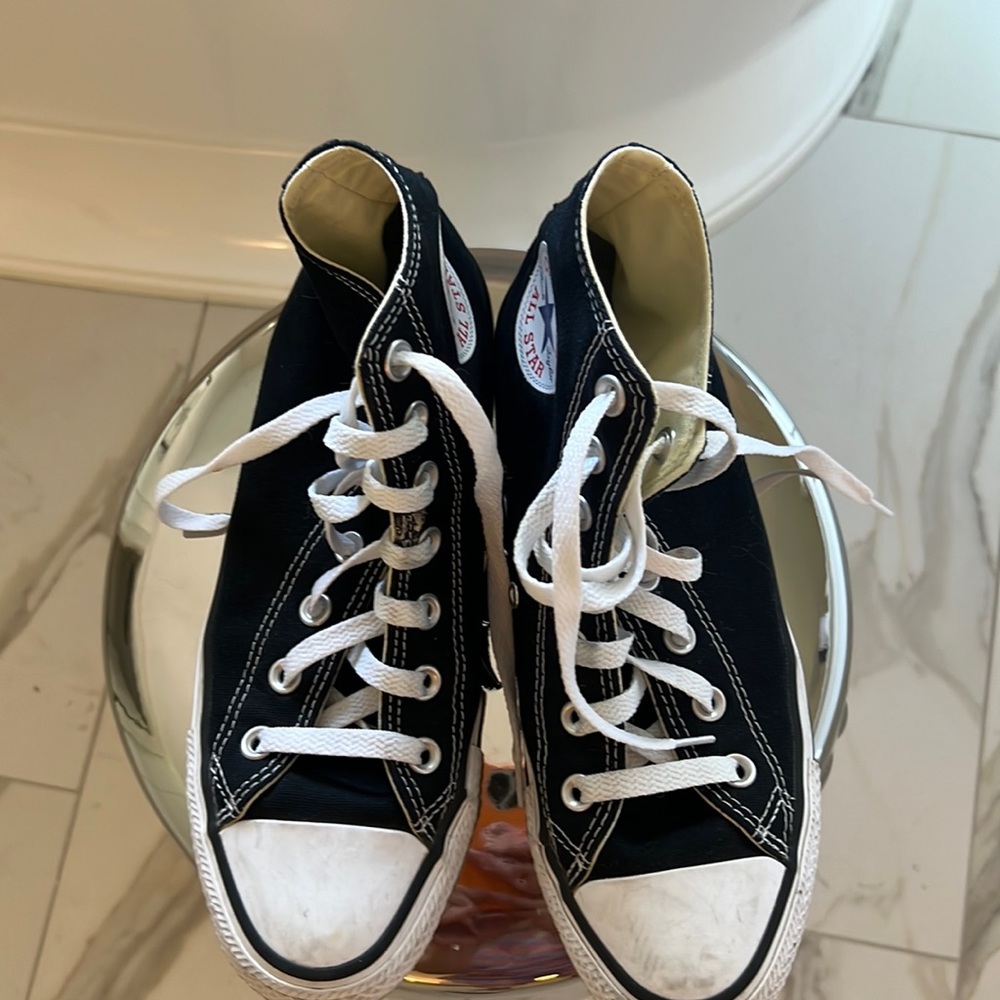 Black converse sneakers